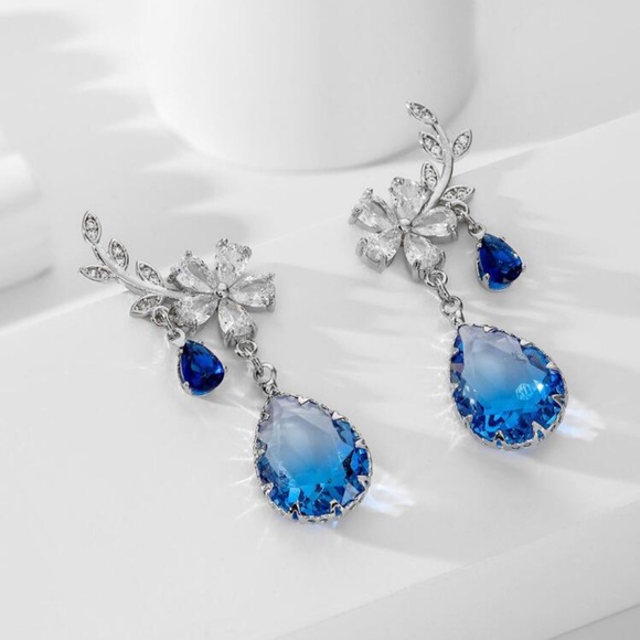 New blue/clear Cubic Zirconia waterdrop earrings - Picture 2 of 2